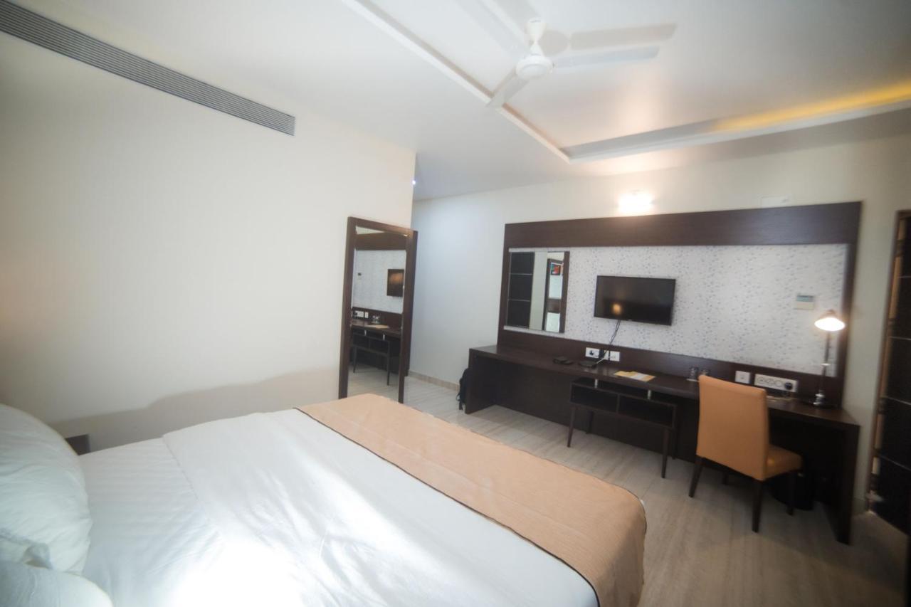 אודופי Fortune Plaza Hotel מראה חיצוני תמונה